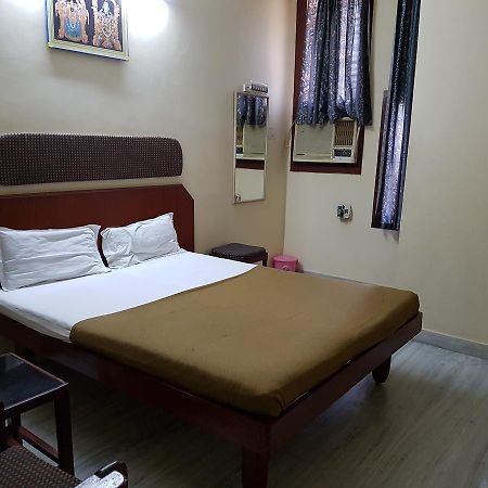 Sri Sai Residency Hotell Tirupati Eksteriør bilde