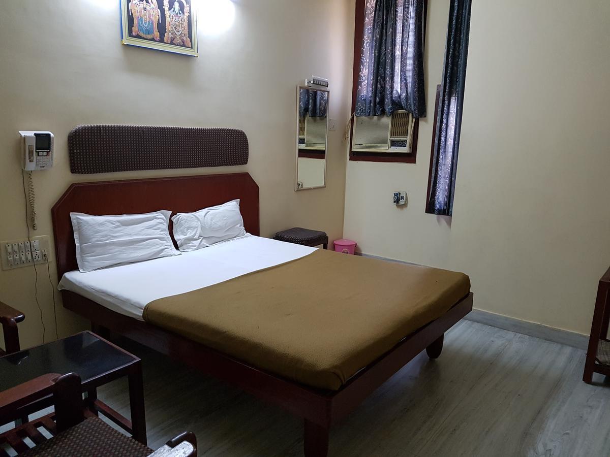 Sri Sai Residency Hotell Tirupati Eksteriør bilde