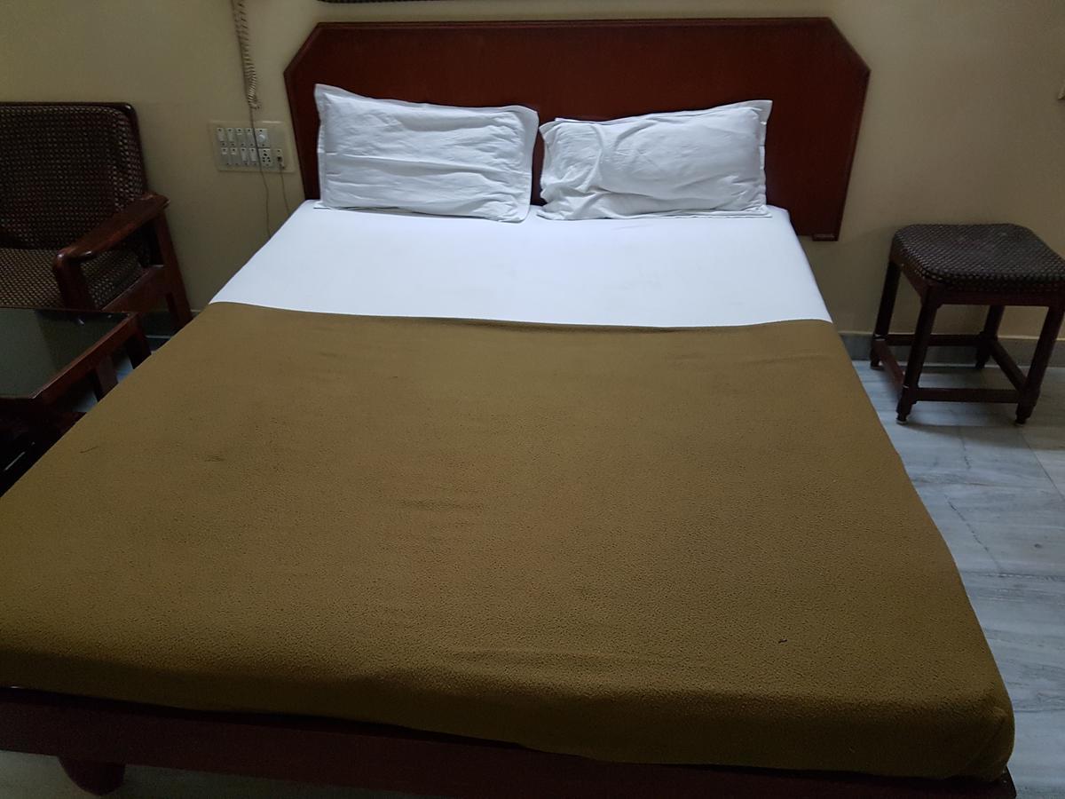 Sri Sai Residency Hotell Tirupati Eksteriør bilde