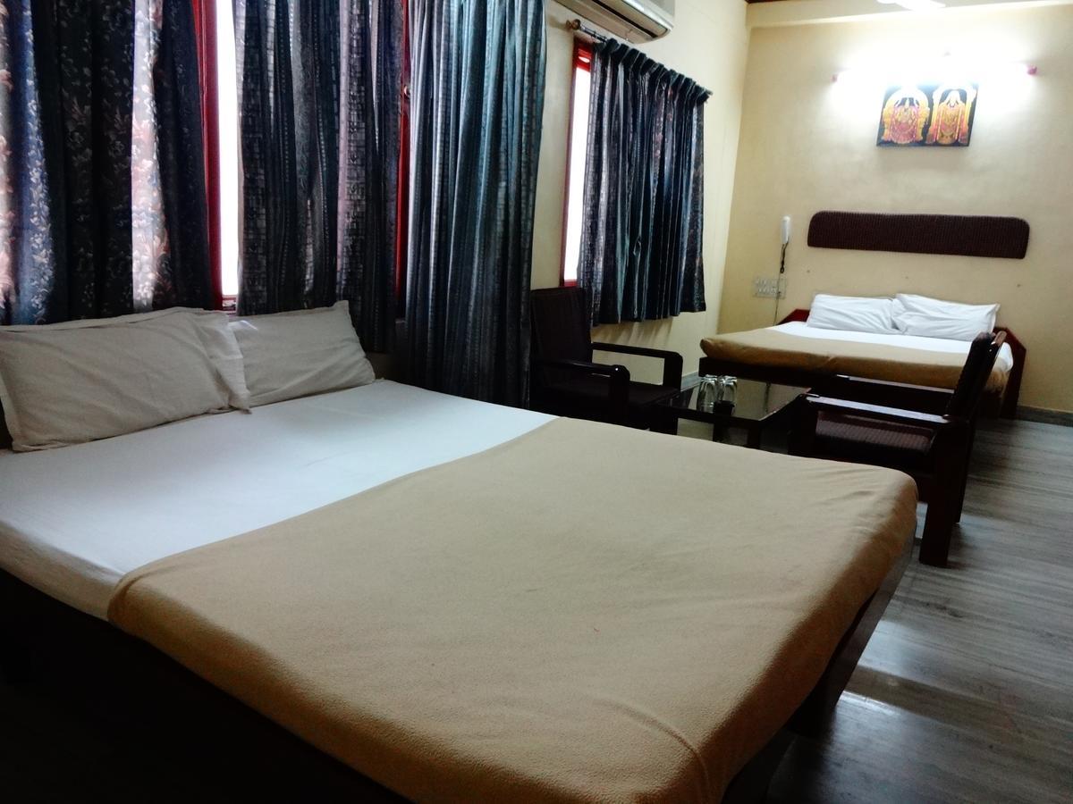 Sri Sai Residency Hotell Tirupati Eksteriør bilde