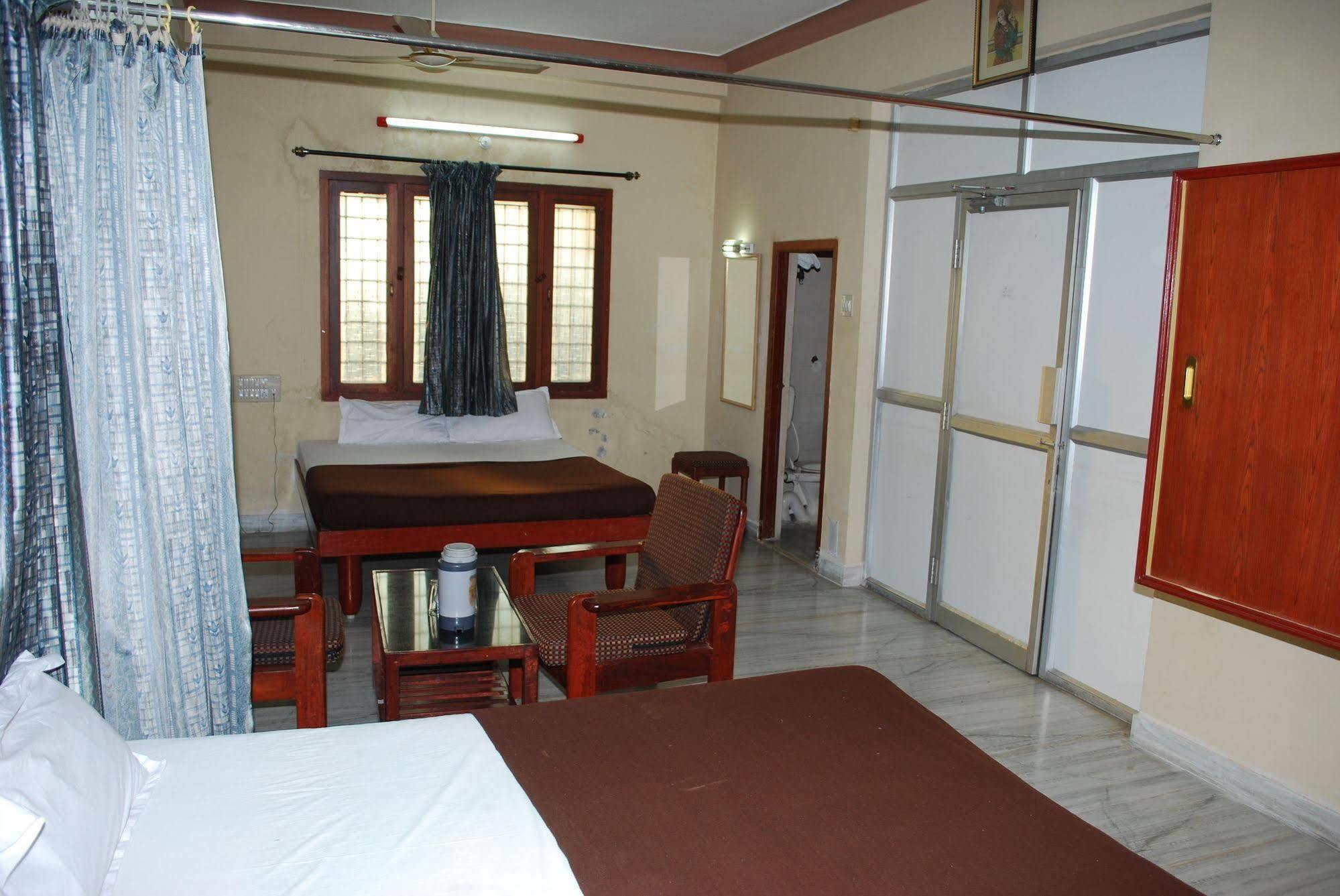 Sri Sai Residency Hotell Tirupati Eksteriør bilde